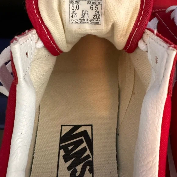 Women’s red vans sz 6.5 - Picture 3 of 4